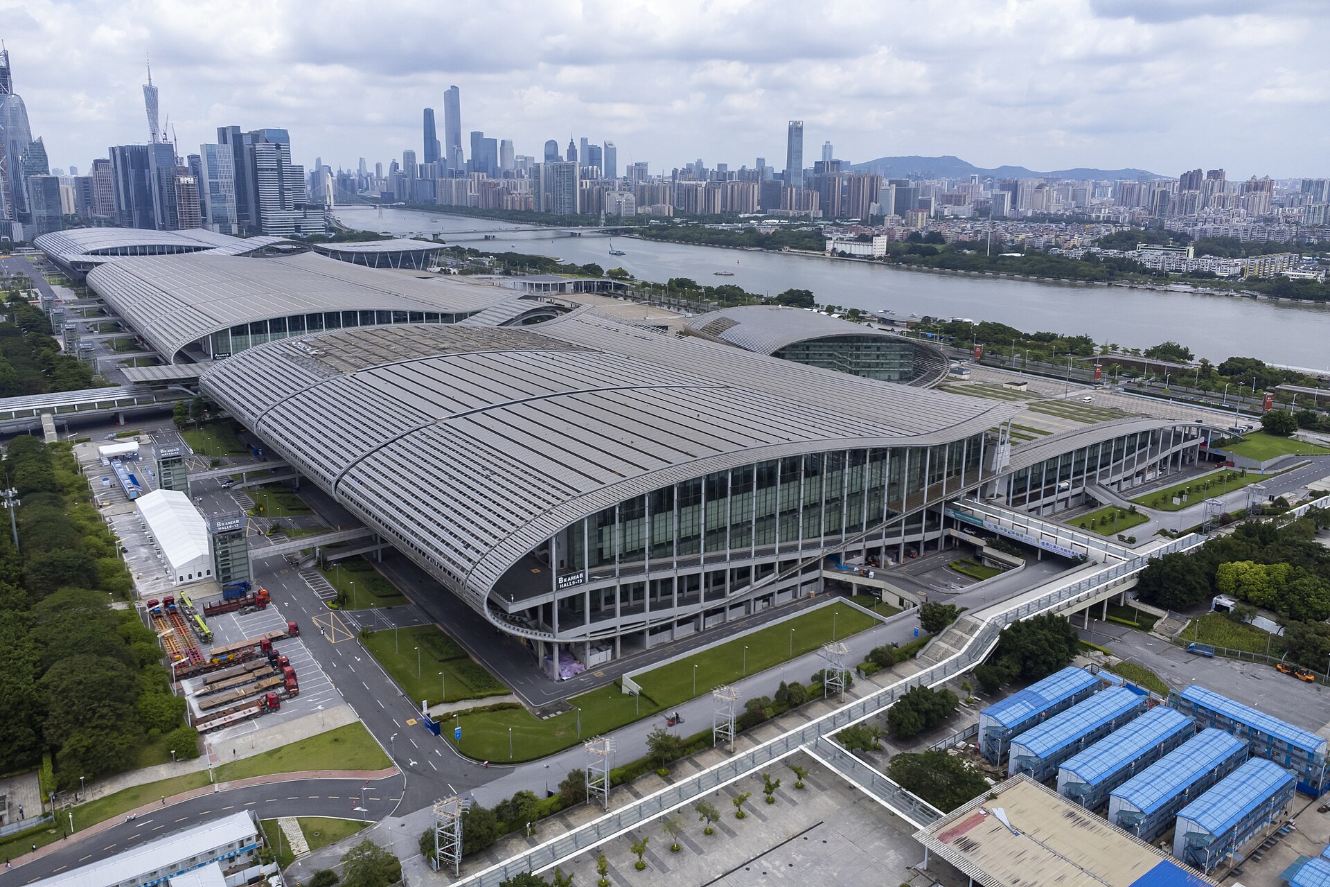 Luchtfoto van het Canton Fair Complex in Pazhou, Guangzhou