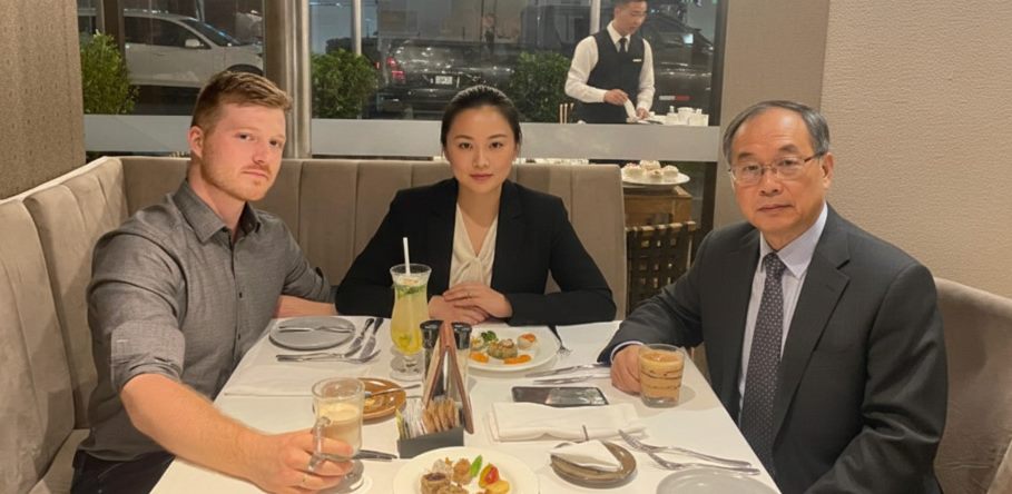 Zakendiner met Chinese partners